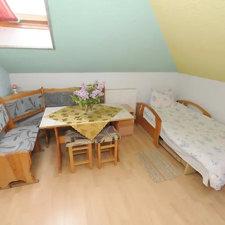 Cztery Pory Roku Feriehus Grzybowo (West Pomeranian)